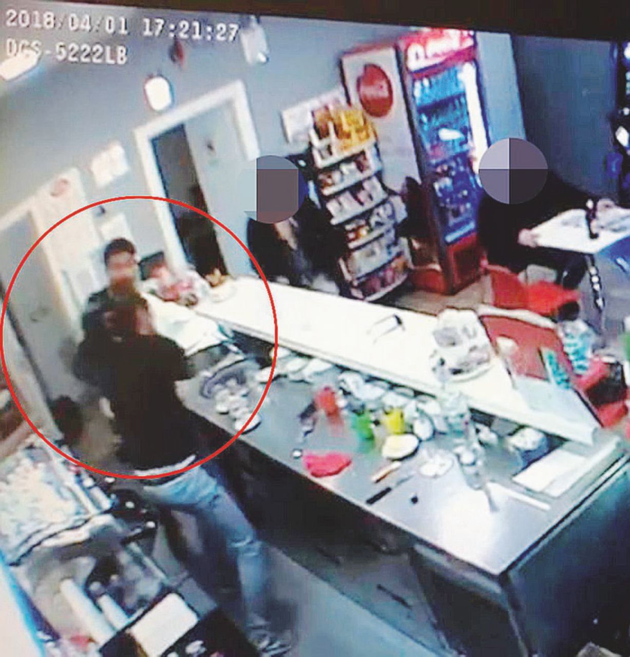 - L’aggressione di due Casamonica in un bar alla Romanina - Ansa Botte a una disabile al bar: si riapre il caso Casamonica