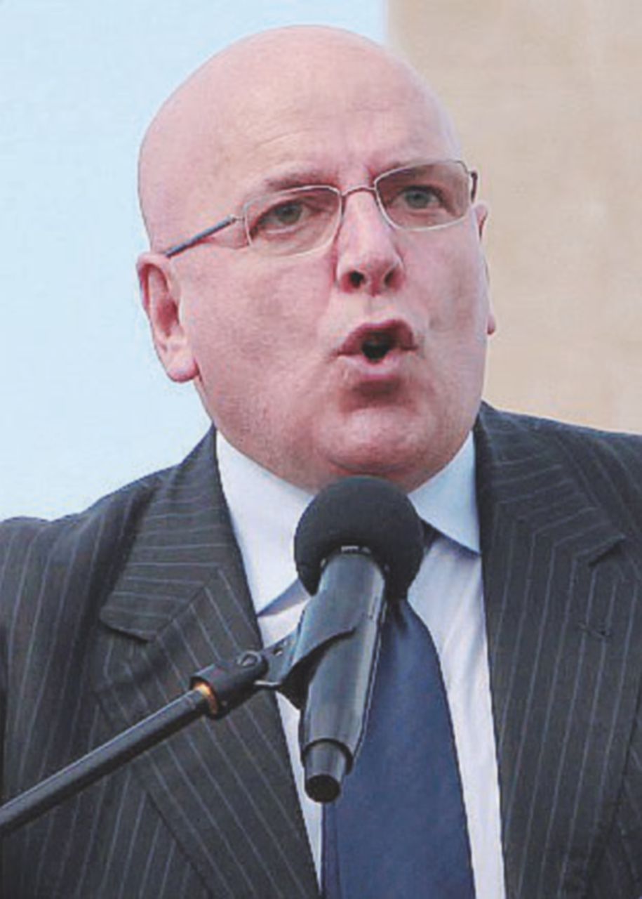 - Mario Oliverio - LaPresse Calabria, il presidente dem Oliverio sotto indagine per abuso d’ufficio