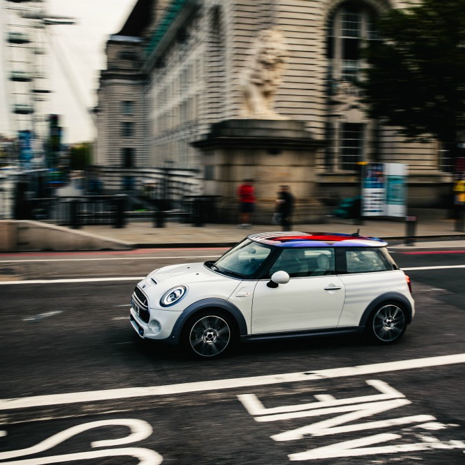 Copertina di Mini, un esemplare unico per il matrimonio di Harry e Meghan – FOTO