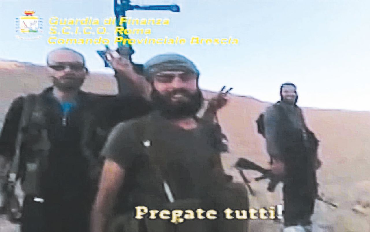 Inchiesta “Foreign Fighters” - Un fermo immagine tratto da un video della Guardia di Finanza - Ansa I 14 contabili del jihad tra Como e la Sardegna
