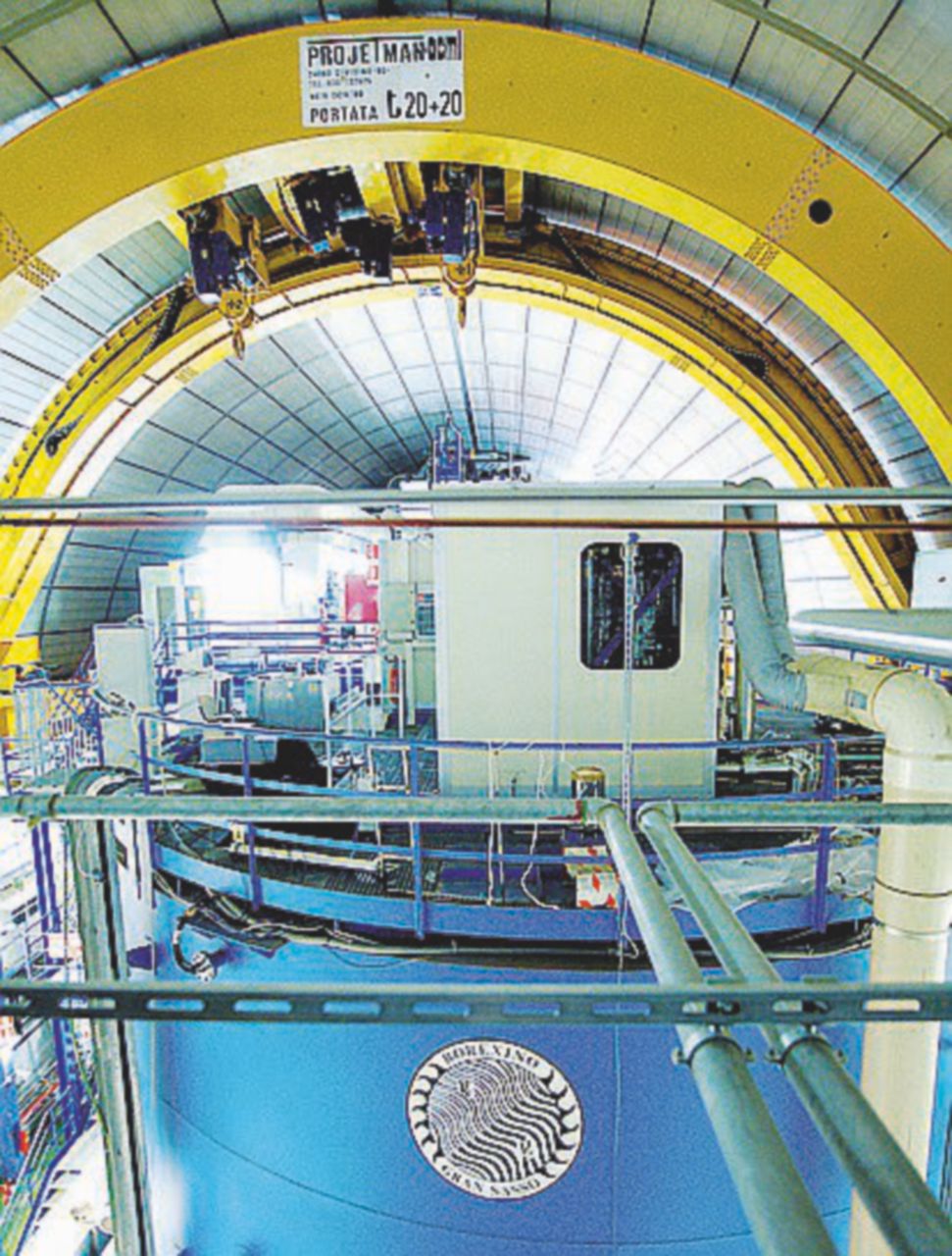 Il laboratorio del Gran Sasso - Ansa Nucleare sì, anzi no. Abruzzo bicefalo