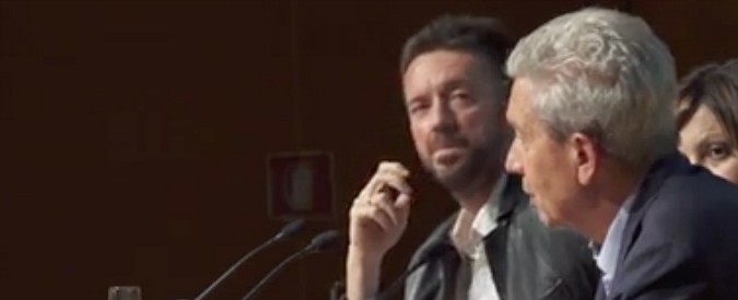 Copertina di Renzusconi al Salone del Libro di Torino, Scanzi: “Governo Di Maio-Salvini? Entusiasmo esagerato da parte del M5s”