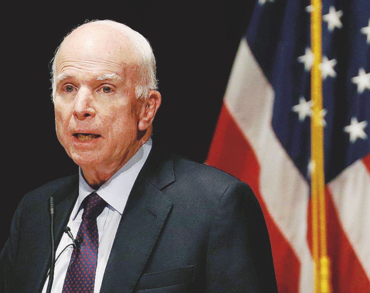 Copertina di McCain contro i bulli di Trump, l’ultima battaglia del veterano