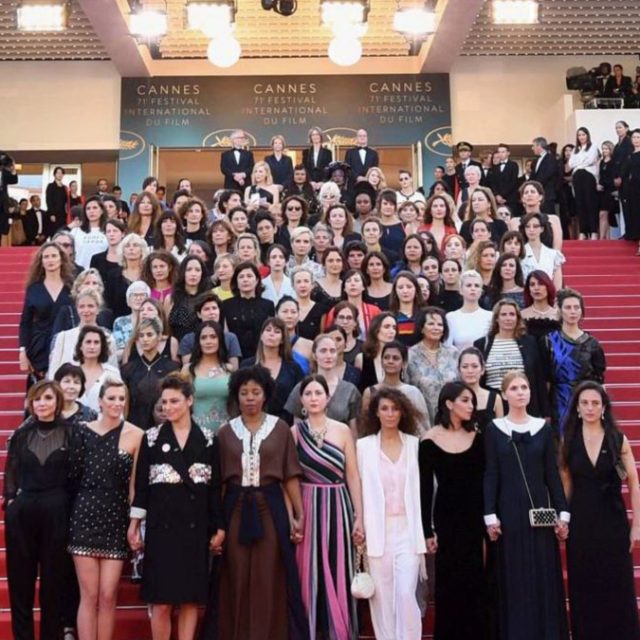 Festival di Cannes, lo storico red carpet: 82 donne in marcia per la parità di genere
