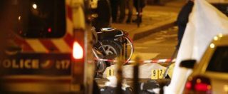 Copertina di Parigi, armato di coltello attacca passanti: un morto e 4 feriti. Ucciso il killer. “Era schedato dall’intelligence come radicale”