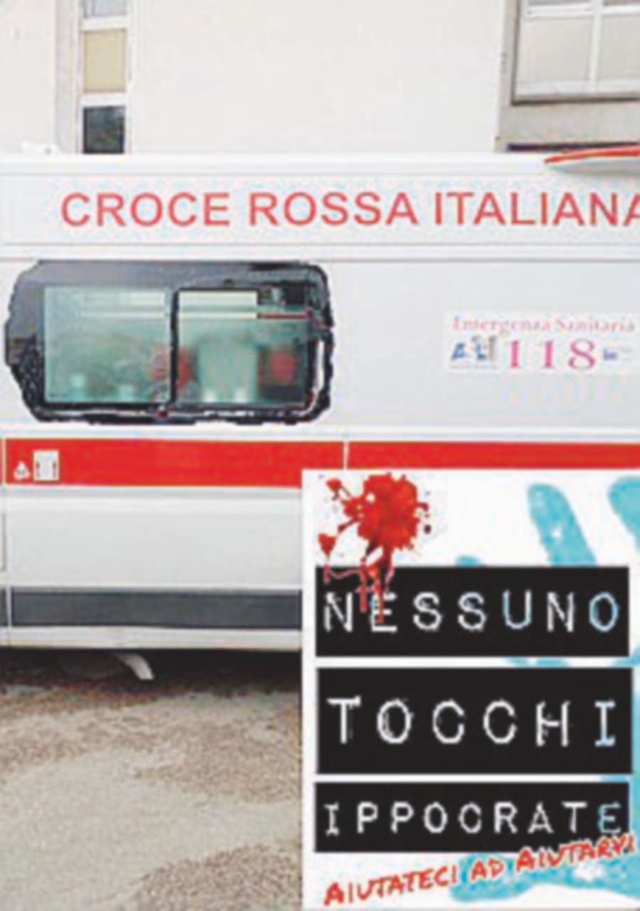 Copertina di Un altro raid contro ambulanza in codice rosso: “È come Raqqa”