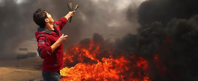 Copertina di Gerusalemme, apre l’ambasciata Usa. Scontri a Gaza: “59 morti e 2800 feriti”. Turchia e Iran: “Massacro”