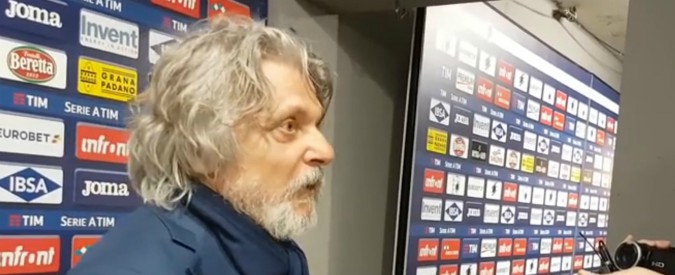 Copertina di Samp Napoli, partita sospesa per cori razzisti. Ferrero sotto la curva: “Queste cose non ci appartengono”