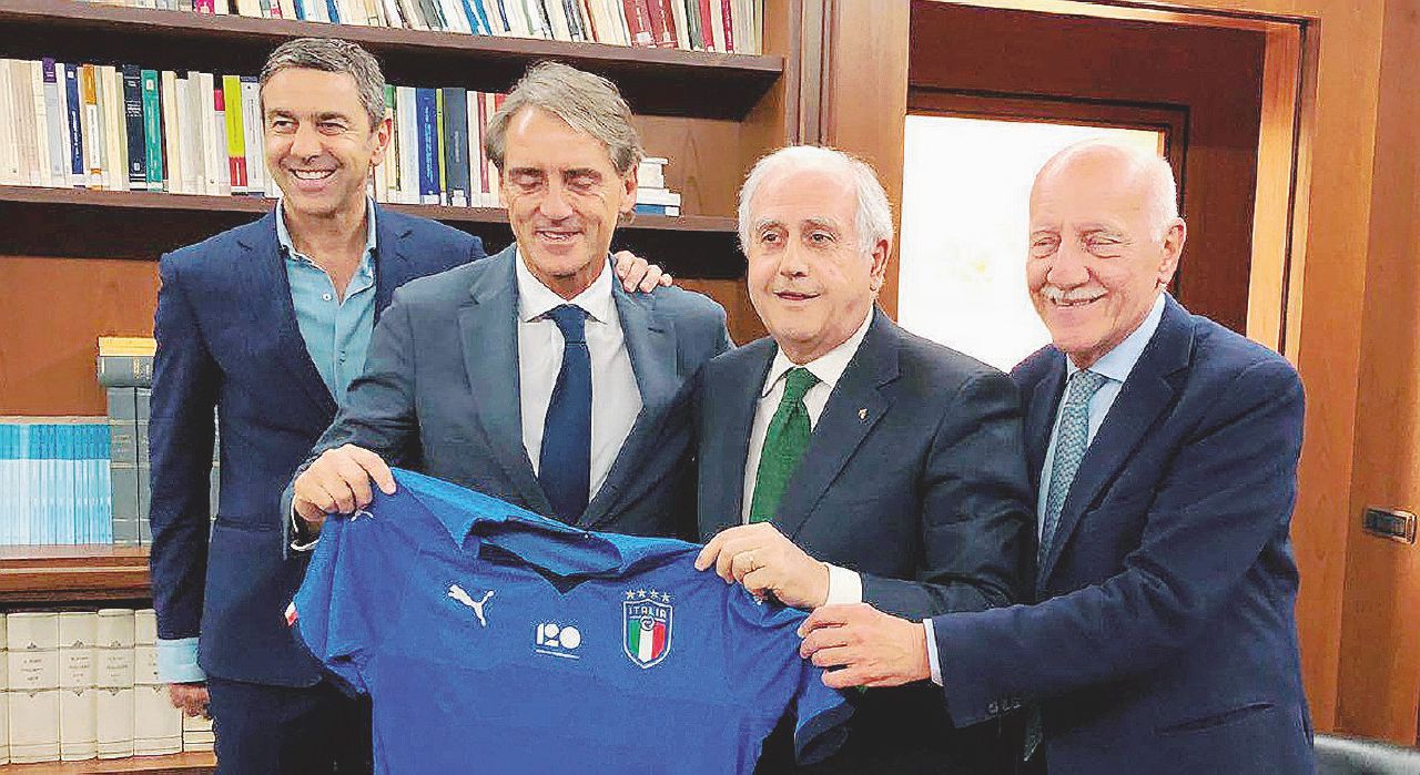 Patto “low cost” e anti-flop: Mancini nuovo ct azzurro Patto “low cost” e anti-flop: Mancini nuovo ct azzurro