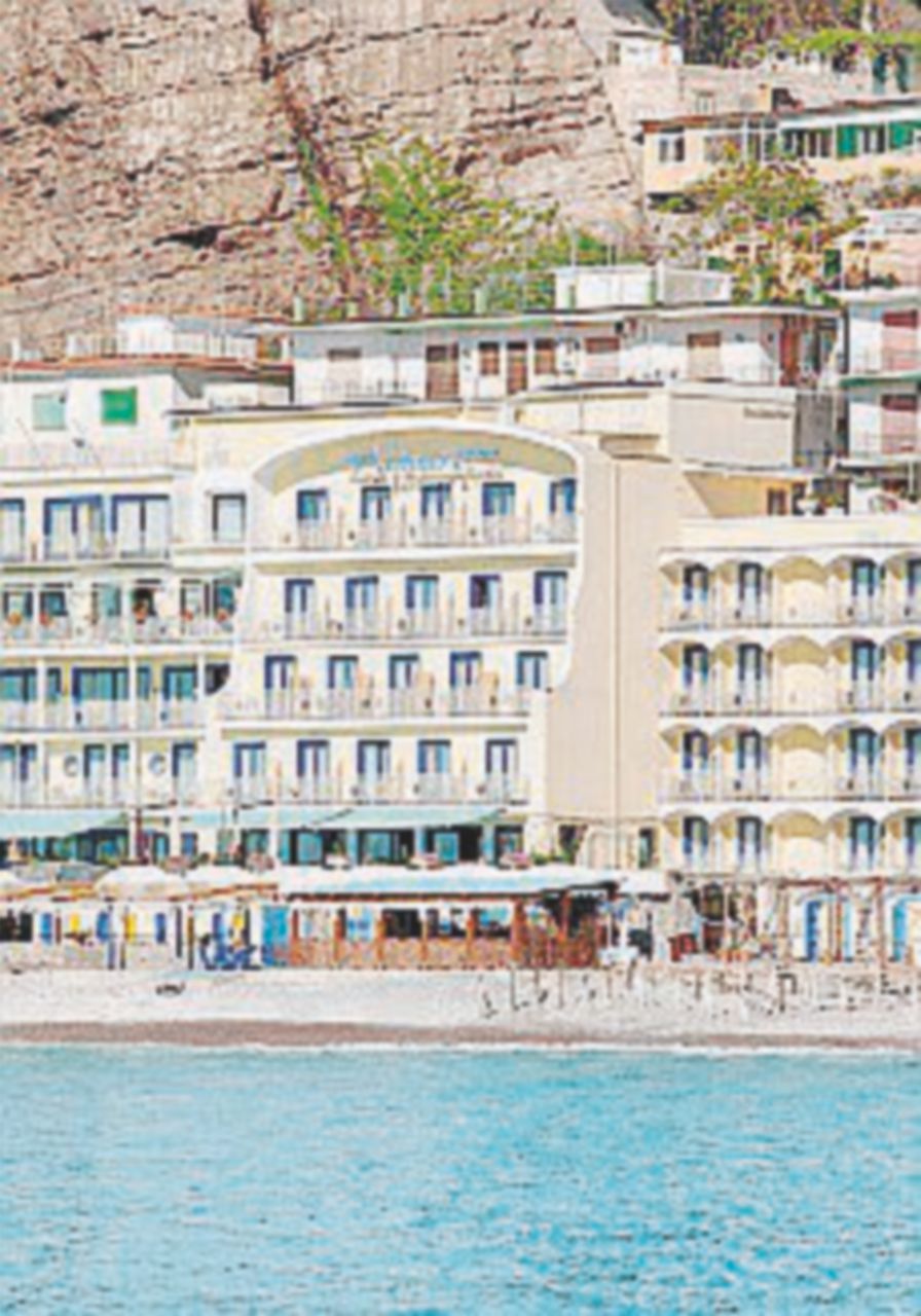 Stupro a Meta, l’hotel parte civile contro i suoi (ex) dipendenti Stupro a Meta, l’hotel parte civile contro i suoi (ex) dipendenti