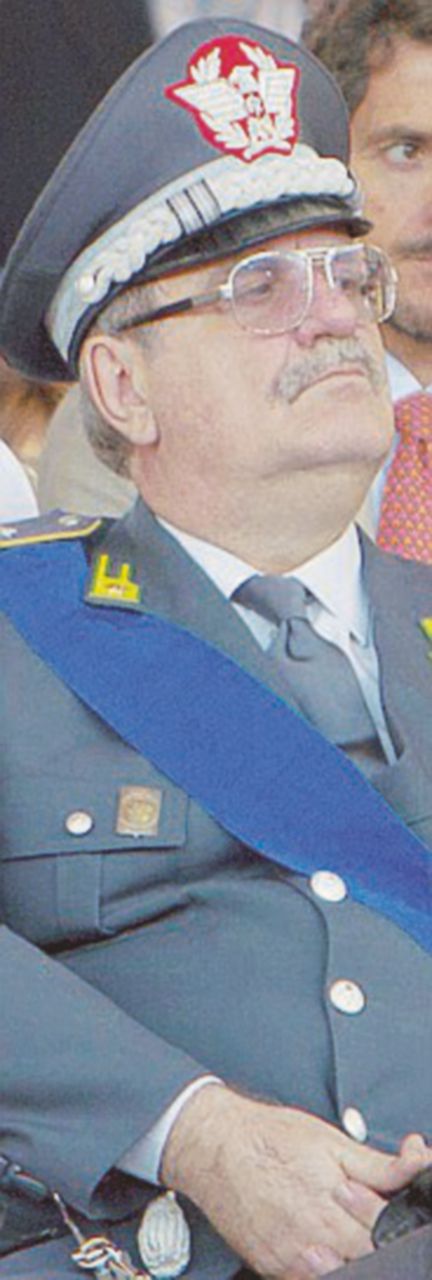 Michele Adinolfi e Marco Carrai Quella strana cartella sui rapporti con Carrai e il generale renziano