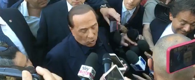 Copertina di Governo, Berlusconi: “Preoccupato e deluso dal contratto Lega-M5s”. E si mette a disposizione di Mattarella: “Ho 9 anni di esperienza”