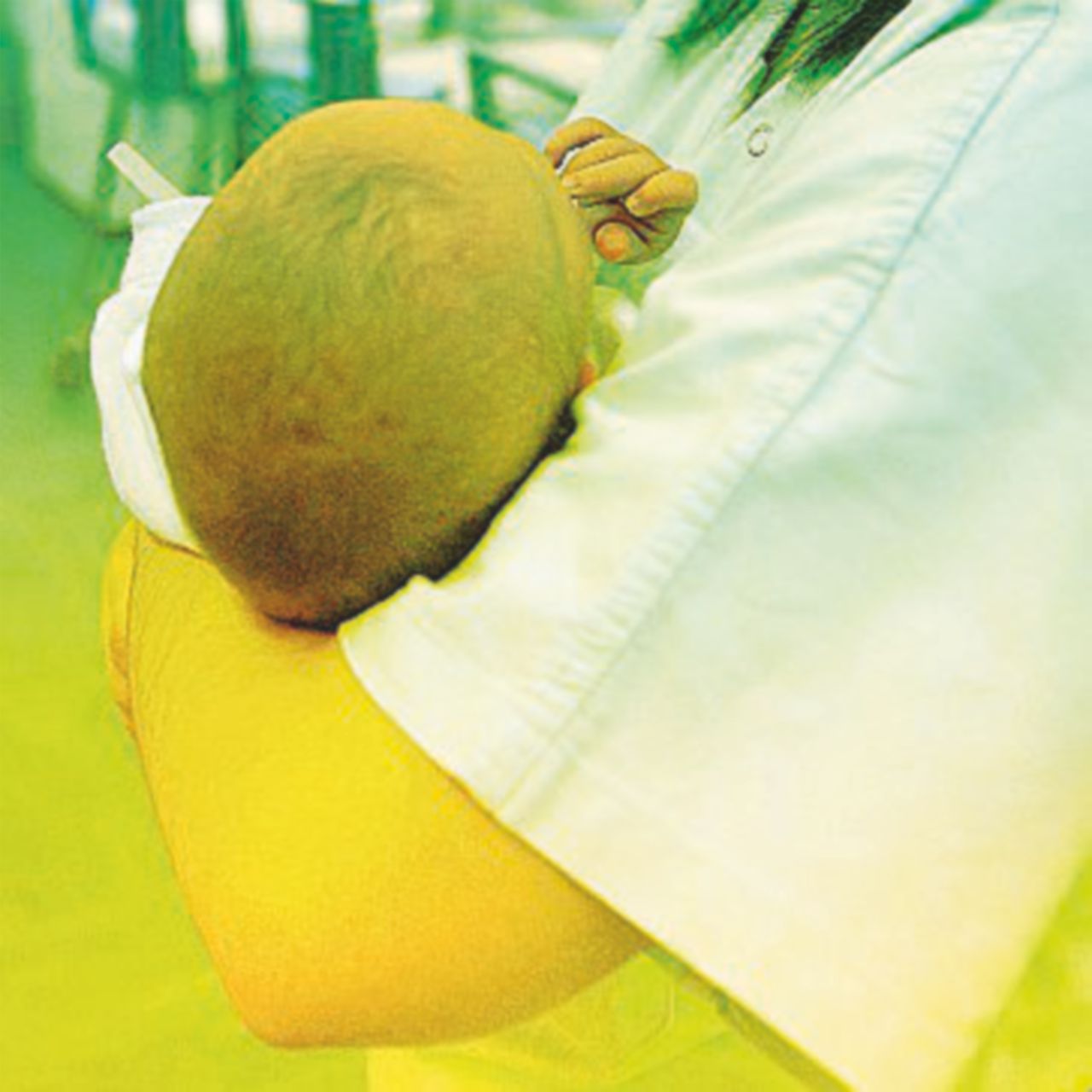 Più assegni di maternità  ma niente asili per gli immigrati