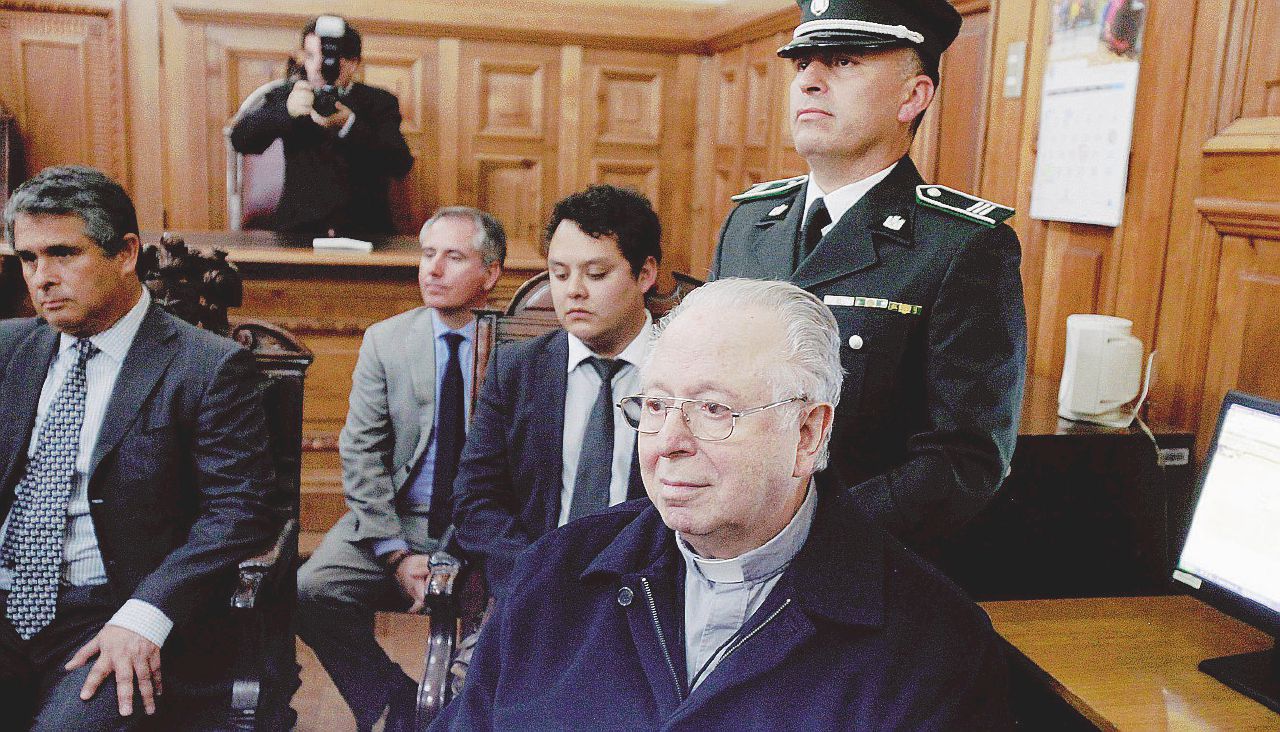 Il Papa spazza via i vescovi colpevoli del silenzio