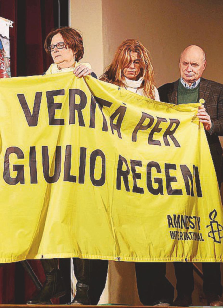 Regeni, al Cairo la polizia anziché i suoi assassini arresta i legali della famiglia