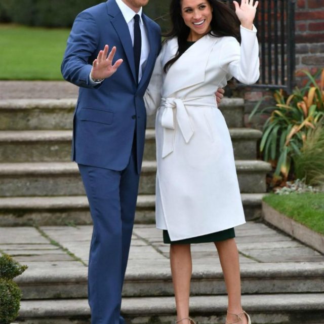Royal wedding, Harry e Meghan sposi: la Regina li nomina duca e duchessa di Sussex. Tra i paggetti i piccoli George e Charlotte (FOTO)