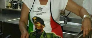 Copertina di San Giovanni Rotondo, vicesindaca in cucina col grembiule di Mussolini: “Una goliardata, sono antifascista”