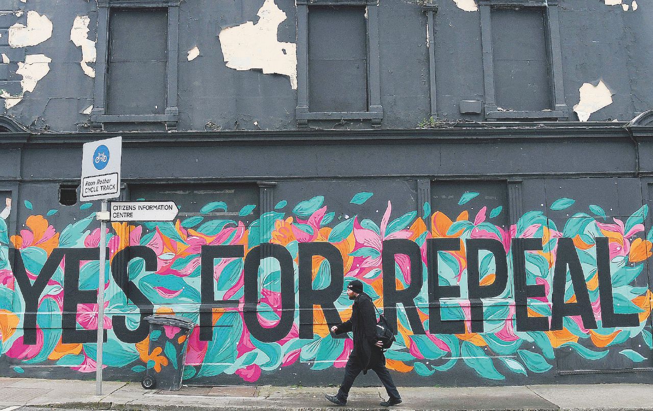 “Via i rosari dalle nostre ovaie”: l’Irlanda che prega per l’aborto