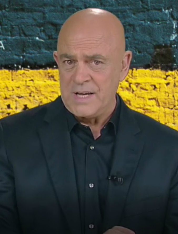 Copertina di Crozza e le coperture del contratto Lega-M5s: “È come scalare Unicredit coi buoni pasti della Carrefour”