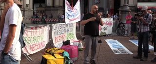 Copertina di Milano, rider chiedono diritti dopo l’infortunio di Francesco: “Lui ha perso una gamba. Non aspetteremo il morto”