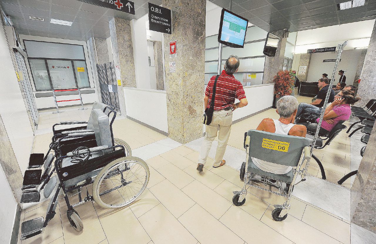 Copertina di Emergenza aggressioni negli ospedali. I medici si ribellano: “1.200 casi l’anno”