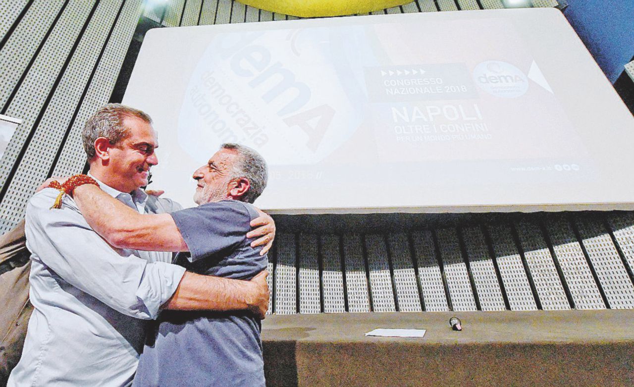 Copertina di De Magistris si fa partito, a sinistra e contro la Lega