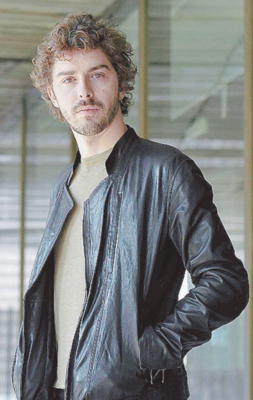 Copertina di “Ilva, quali cozze? Calenda insulta gli operai”