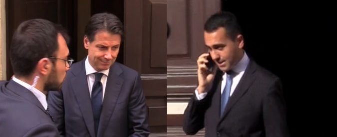 Copertina di Governo M5S-Lega, Conte esce di casa diretto a Montecitorio. Di Maio al Quirinale tra applausi ed incitamenti