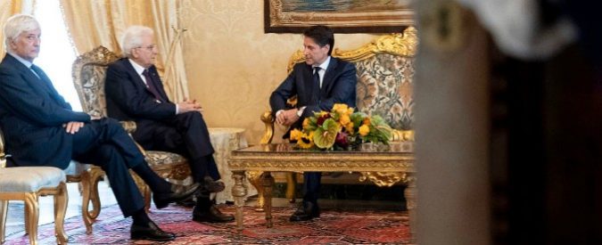 Governo, diretta – Conte ha rimesso il mandato dopo il no su Savona. Mattarella: “Garantisco i risparmi degli italiani”. Convocato Cottarelli per l’incarico da presidente del Consiglio