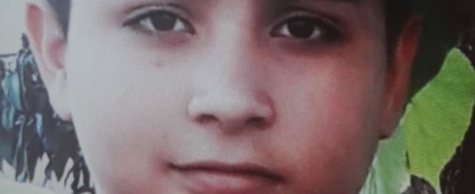 Mirandola, bimbo di 11 anni scomparso: nessuna traccia nonostante le ricerche. I carabinieri: “Ecco la sua foto”