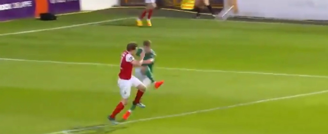 Copertina di Tentano il tutto per tutto, ma arriva la beffa al ’94. Guardate dove va a finire il rinvio del giocatore avversario