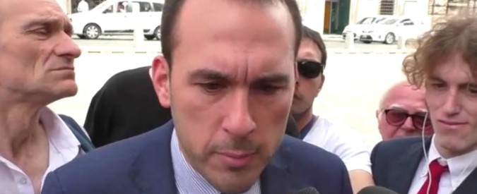 Copertina di Governo, Di Stefano (M5s): “Esecutivo Cottarelli nasce già morto, non ha senso parlarne”