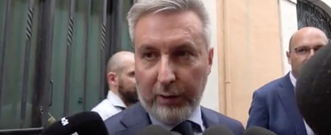 Copertina di Governo Cottarelli, Guerini: “Il Pd si astiene per rispettare la neutralità del governo”