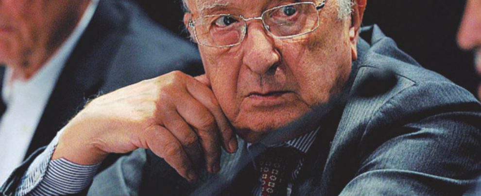 Ex segretario della Dc - Ciriaco De Mita, 90 anni, è sindaco di Nusco (Avellino) - LaPresse “Siamo finanzieri”: De Mita rapinato in piena notte