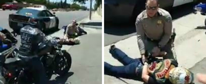 Copertina di Ecco come ti stendo il fuggiasco in moto: la discutibile manovra in auto di questo poliziotto fa infuriare i biker