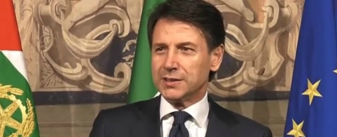 Copertina di Governo, Conte accetta l’incarico e legge la lista dei ministri: “Mi affiancheranno Di Maio e Salvini”. Ci sono anche Toninelli e Costa