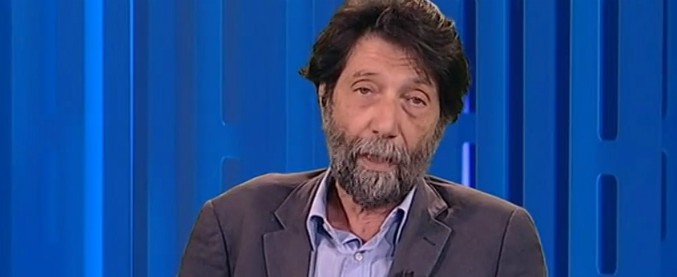 Copertina di Cacciari: “Vicenda di Savona? Strumentale, Mattarella ha esagerato. Che paura potevano avere i mercati?”