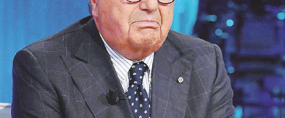 L’ex presidente del Gruppo Espresso, Carlo De Benedetti Paolo Berlusconi pagò per documenti contro Cdb