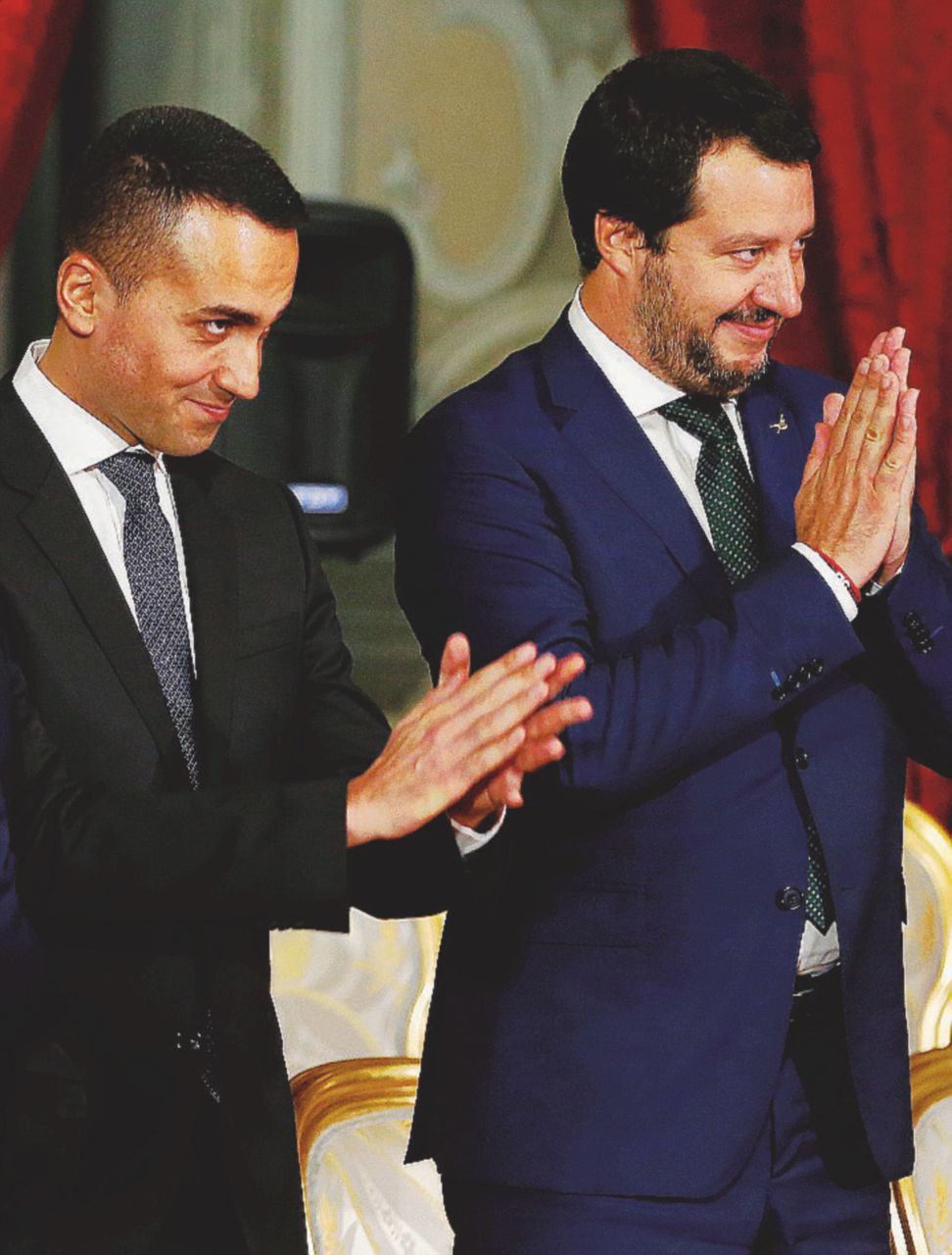 Di Maio e Salvini Applausi e biglietti da visita. È il nuovo potere “barbaro”