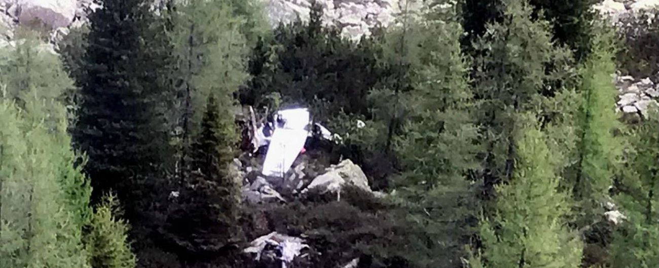 Trento, aereo da turismo precipita sulle Dolomiti: morto il pilota, grave l’allieva