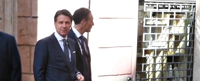 Copertina di 2 giugno, gli auguri di Giuseppe Conte: “Festa della Repubblica è la festa di tutti noi”