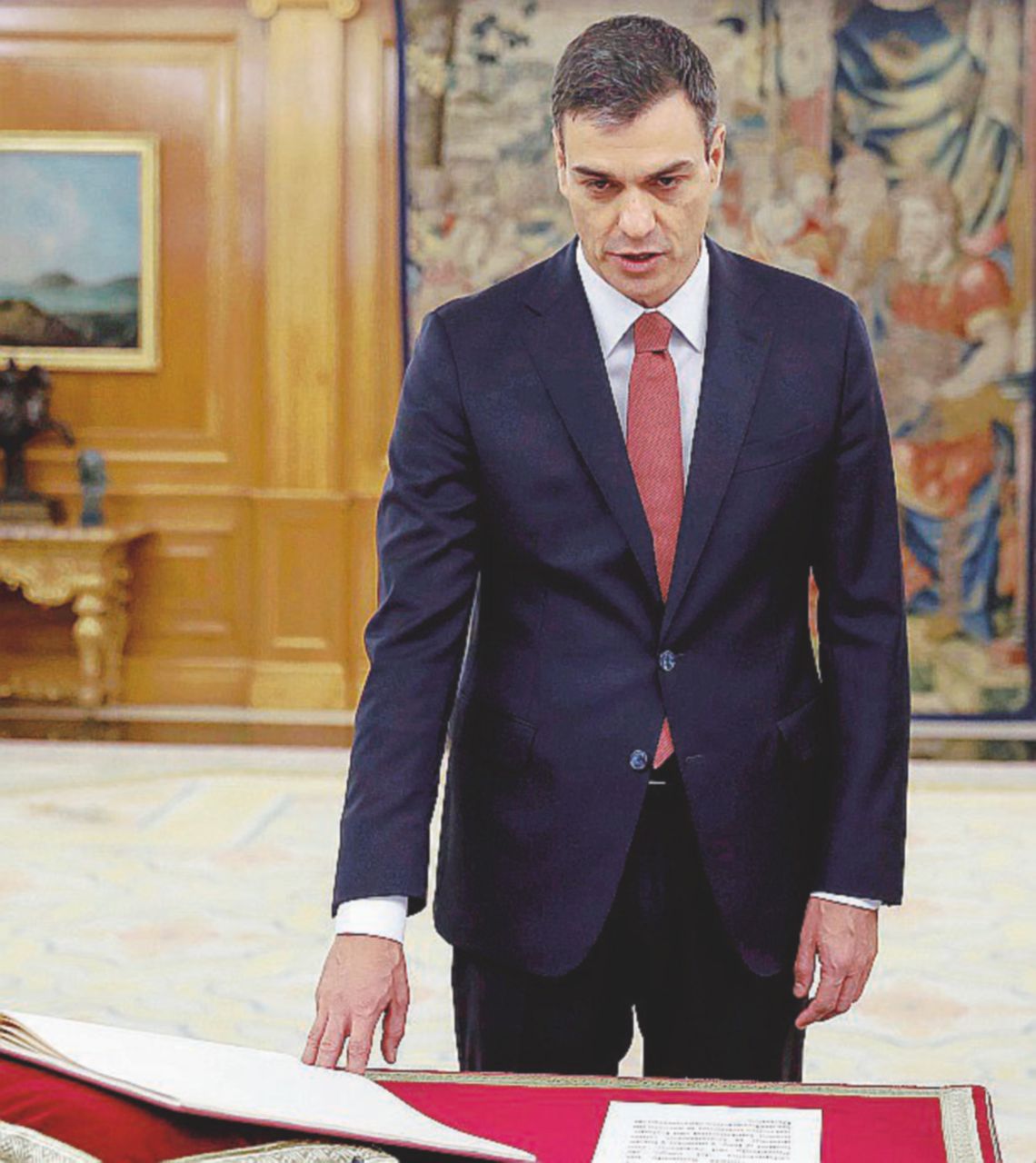 Sánchez-Torra, il giuramento dei gemelli diversi Sánchez-Torra, il giuramento dei gemelli diversi