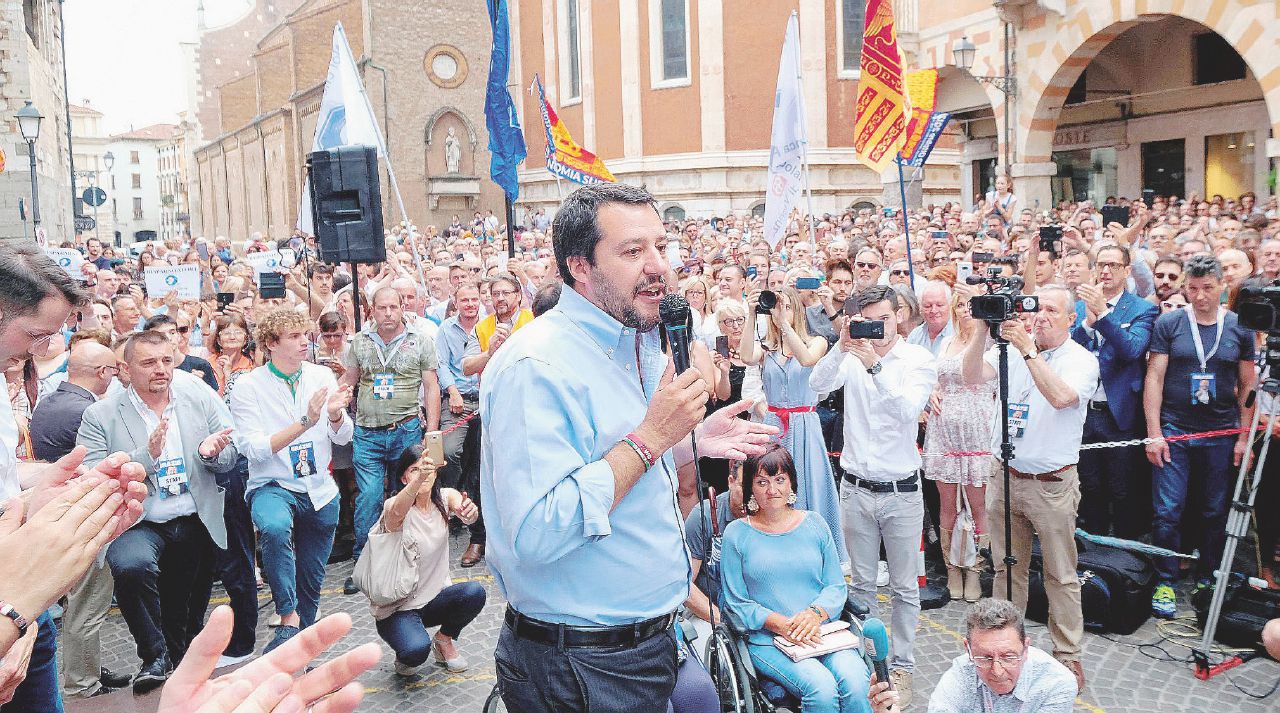 Schei, sagrestie (e Hitler). L’isola bianca si fa verde Schei, sagrestie (e Hitler). L’isola bianca si fa verde