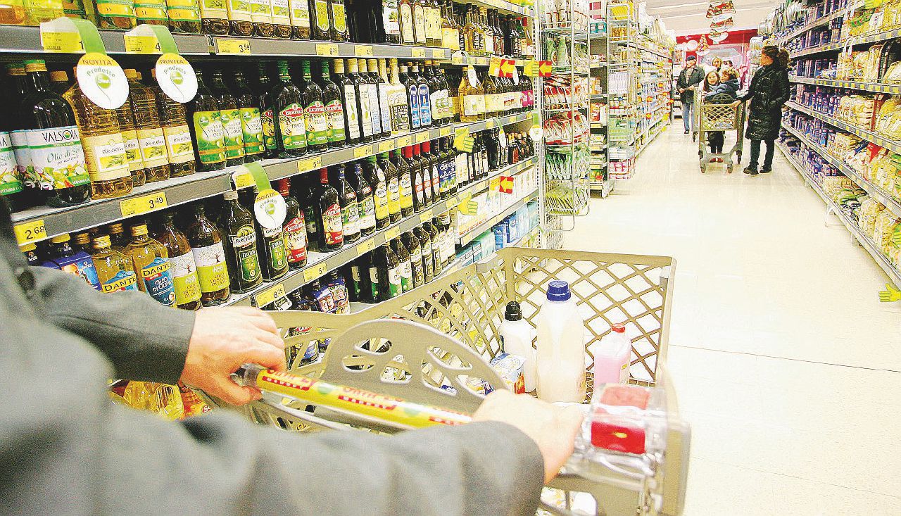 Stesso prezzo, meno prodotto. Così s’ingannano i consumatori Stesso prezzo, meno prodotto. Così s’ingannano i consumatori