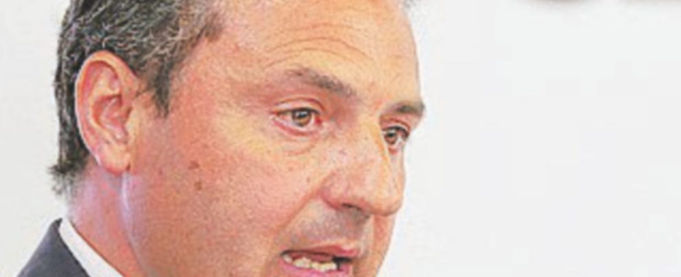 Vade retro - Tuccillo Afragola, il sindaco Pd avverte i big Pd: “Non fatevi vedere o perdo”