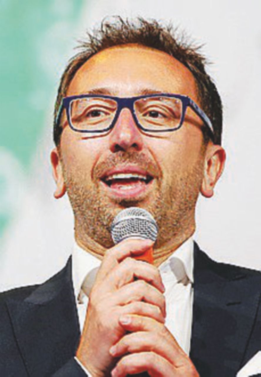 Bonafede, la prima visita è alle tende del Tribunale di Bari Bonafede, la prima visita è alle tende del Tribunale di Bari