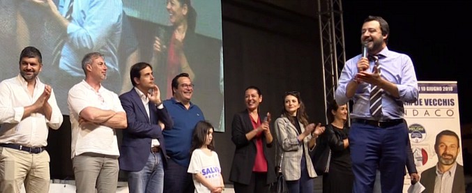 Copertina di Governo, Salvini contro Soros, Balotelli e Saviano: “Speculatori e personaggi bizzarri. Abbiamo molti nemici”