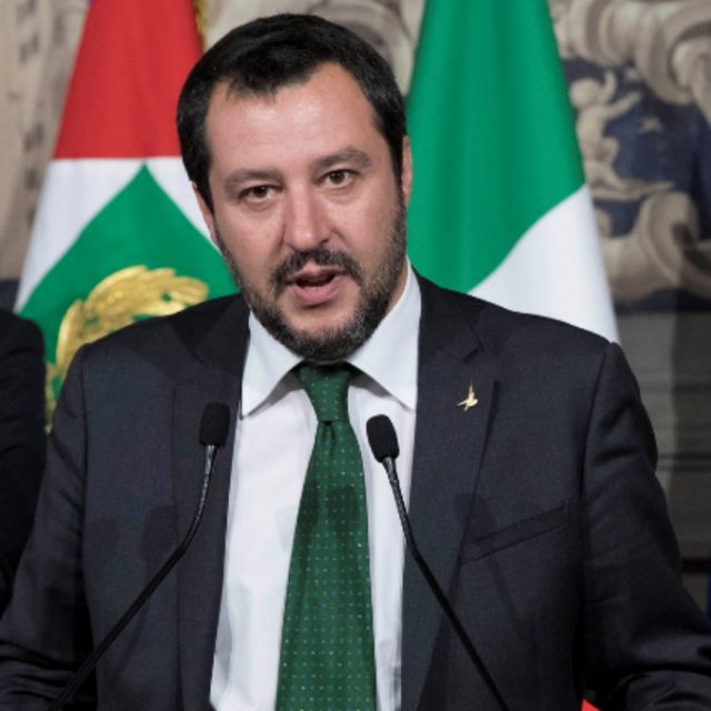 Fabrizio Corona: “Salvini ministro dell’Interno? Io posso fare quello della Giustizia”. La replica: “Ci mancava solo lui”