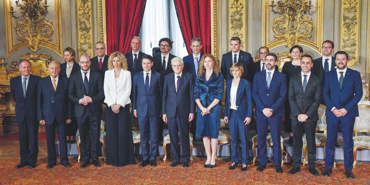 Giuramento - Giuseppe Conte con i suoi ministri al Quirinale per il primo giorno, venerdì scorso - Ansa L’Apocalisse prossima ventura