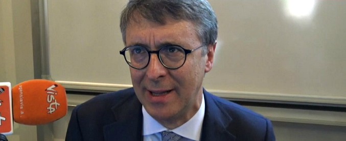 Copertina di Governo, Cantone risponde a Conte: “Io sotto attacco? Sono tranquillissimo, il mio incarico scade nel 2020”